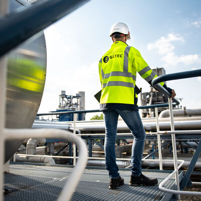 Bild vergrößern: Worker on Site